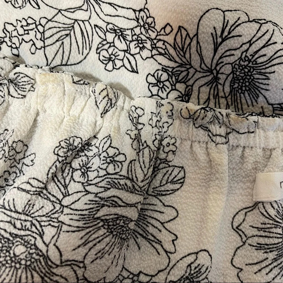 Maurices White & Black Floral Print Ruffle Off the Shoulder Top Medium Women’s - Picture 7 of 12